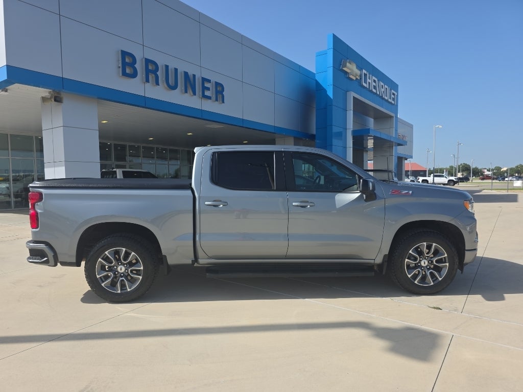 2025 Chevrolet Silverado RST