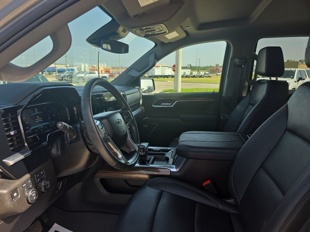 2025 Chevrolet Silverado RST