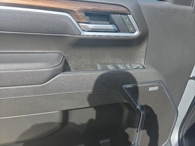 2025 Chevrolet Silverado RST