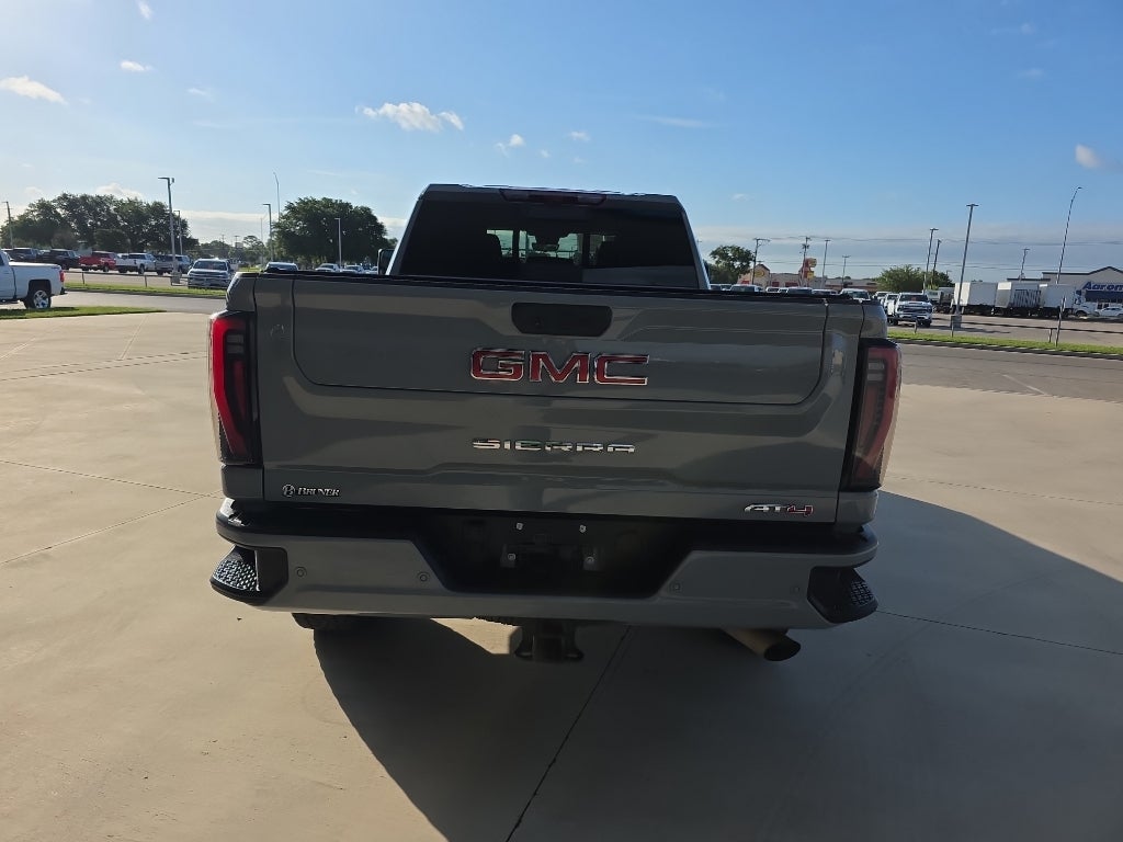 2025 GMC Sierra AT4
