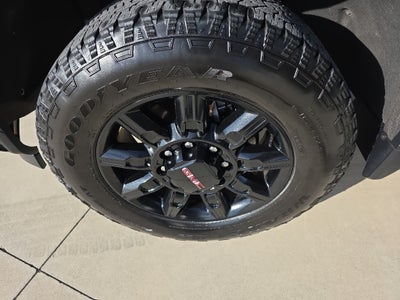 2025 GMC Sierra AT4