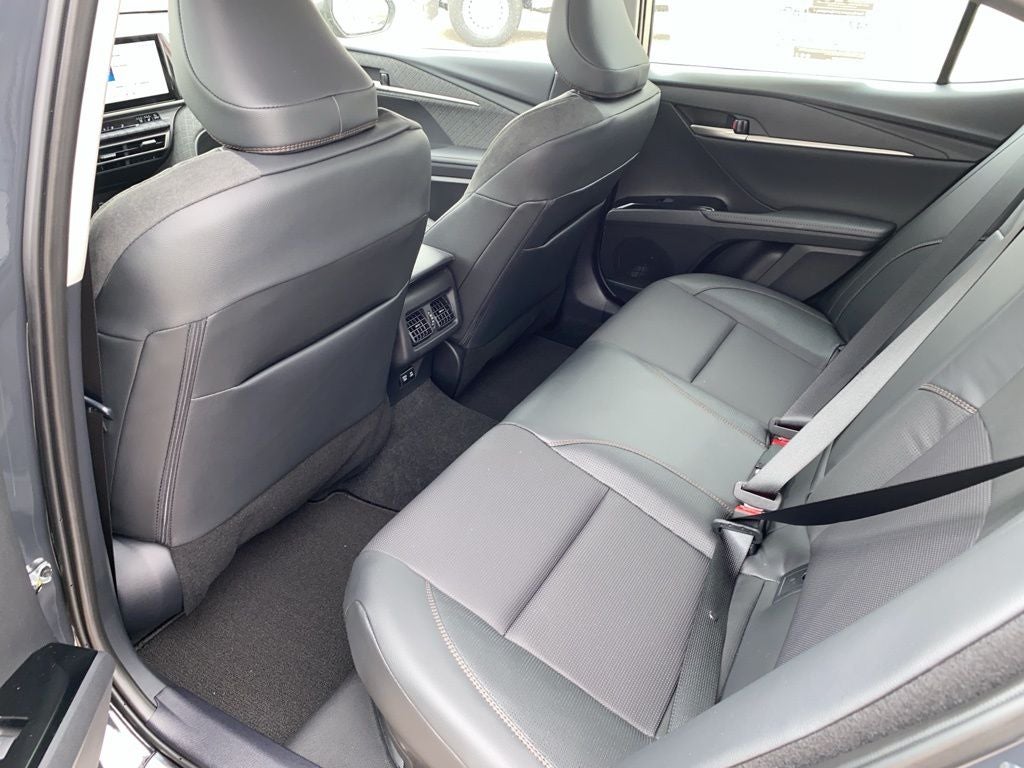 2025 Toyota Camry Hybrid XLE