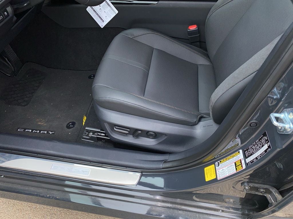 2025 Toyota Camry Hybrid XLE