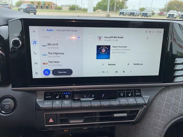 2025 Toyota Camry Hybrid XLE