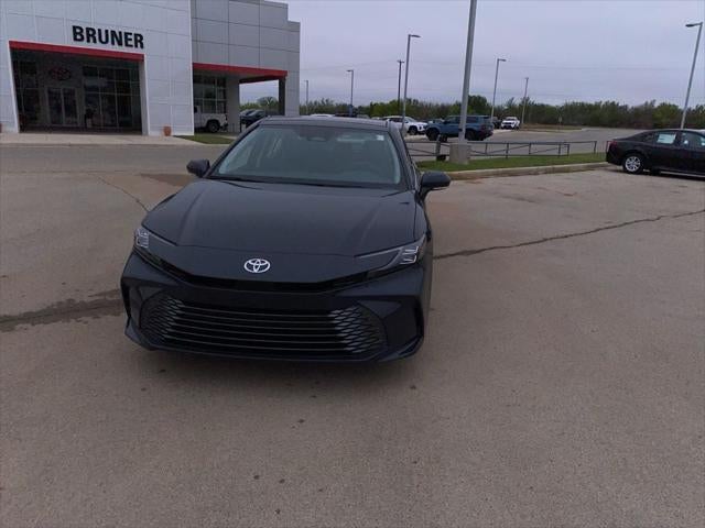 2025 Toyota Camry Hybrid XLE