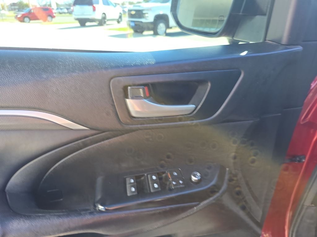 2017 Toyota Highlander SE