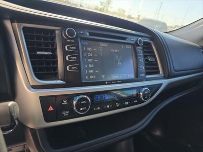 2017 Toyota Highlander SE