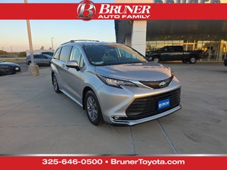2022 Toyota Sienna XLE