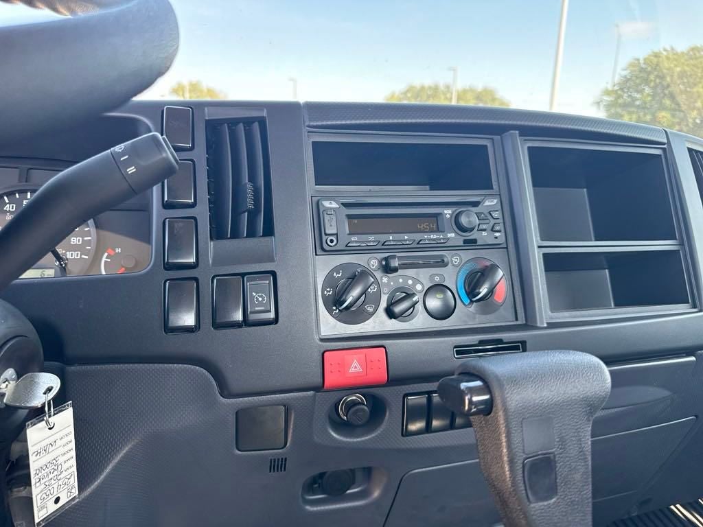 2025 Chevrolet Low Cab Forward 3500 HG 1WT