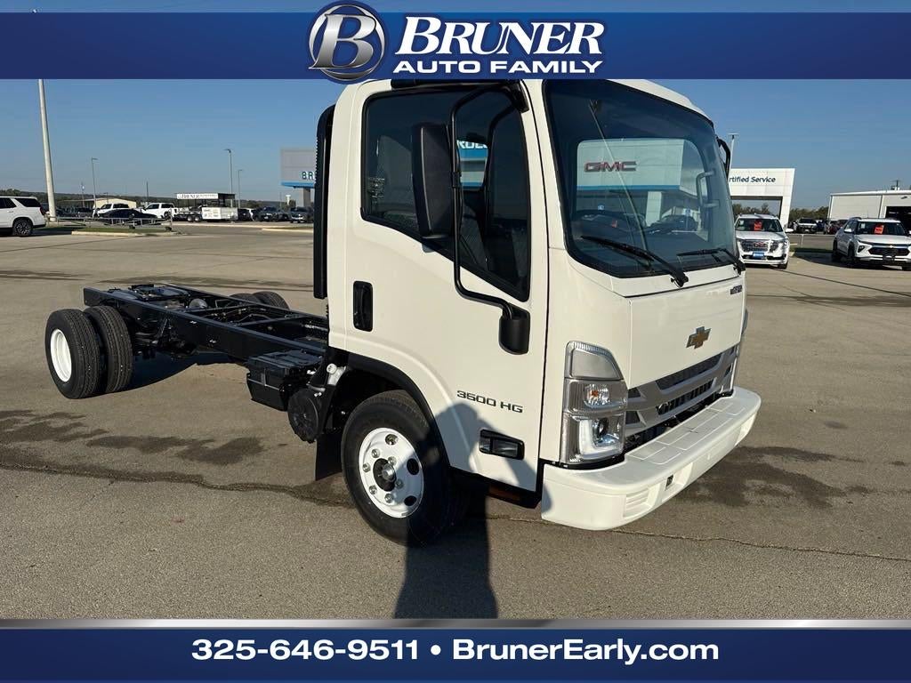 2025 Chevrolet Low Cab Forward 3500 HG 1WT