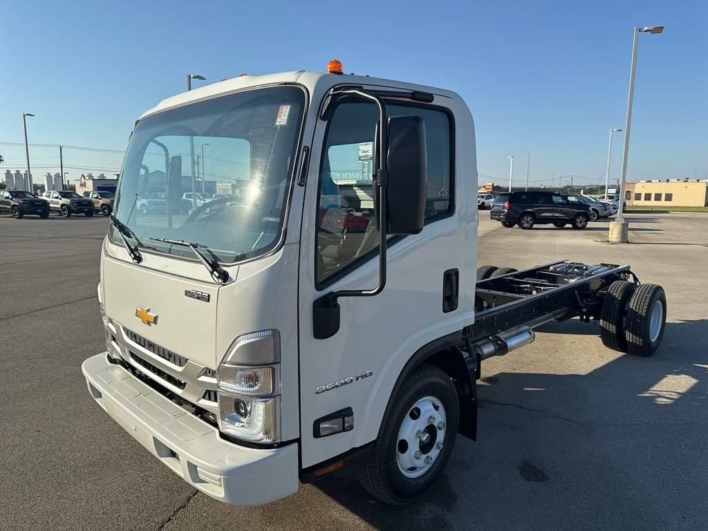 2025 Chevrolet Low Cab Forward 3500 HG 1WT