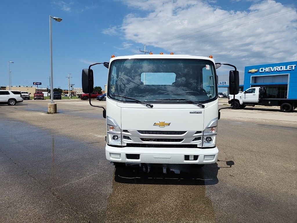 2025 Chevrolet Low Cab Forward 5500 HG 1WT