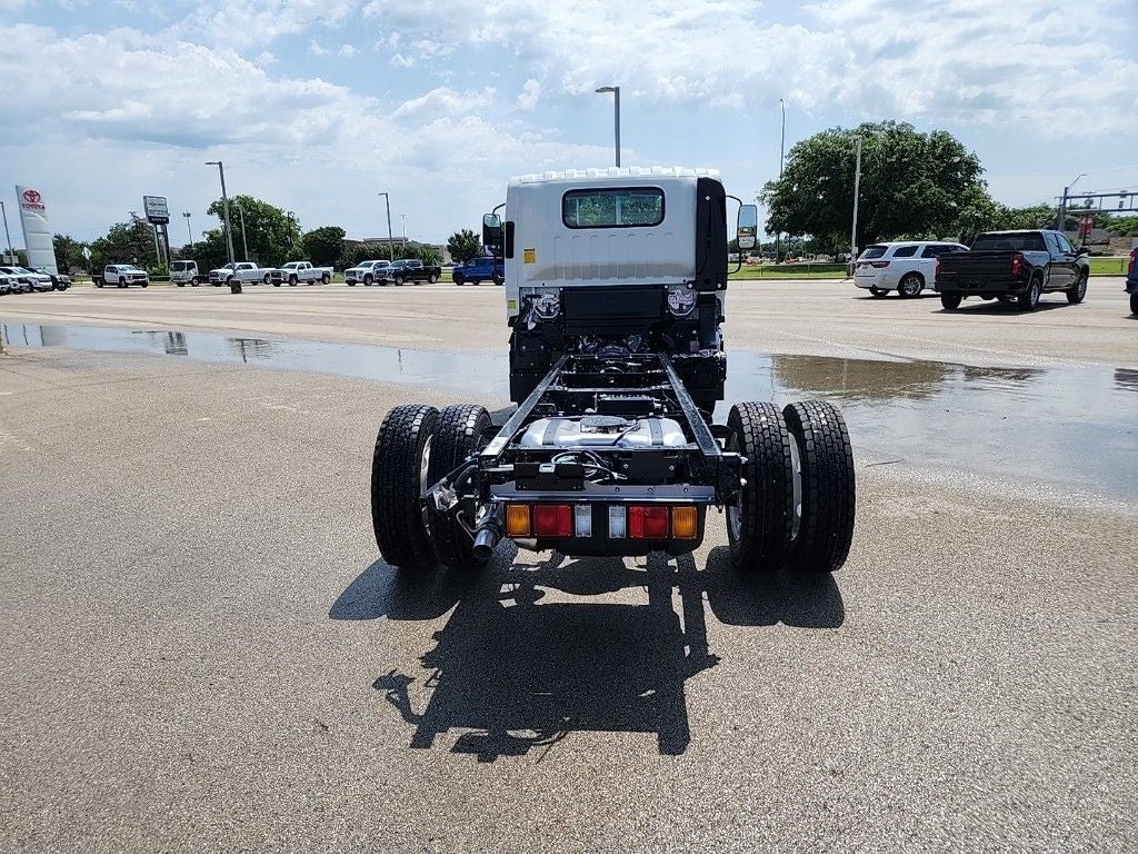 2025 Chevrolet Low Cab Forward 5500 HG 1WT