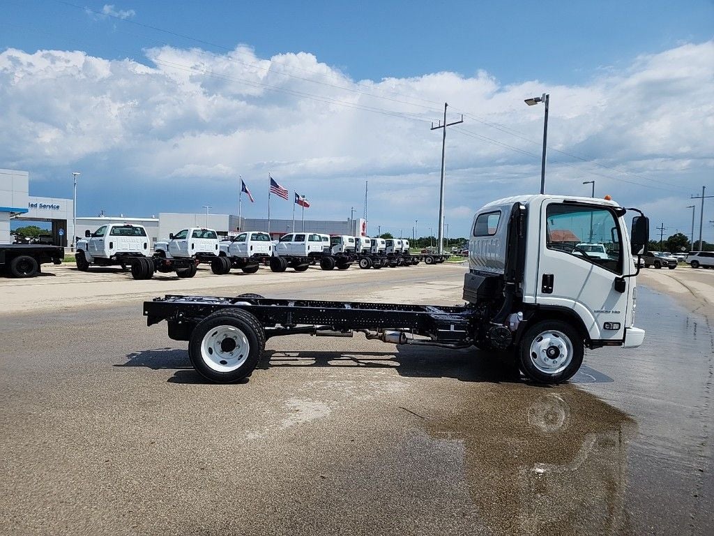 2025 Chevrolet Low Cab Forward 5500 HG 1WT