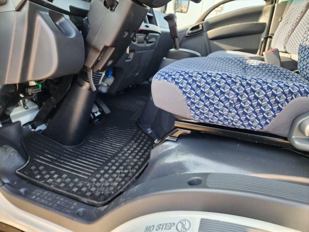 2025 Chevrolet Low Cab Forward 5500 HG 1WT