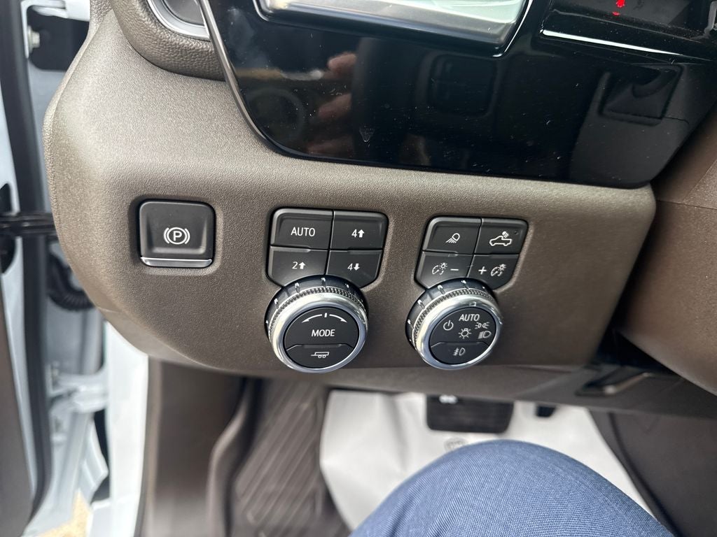 2026 GMC Sierra 3500 HD SLT DRW