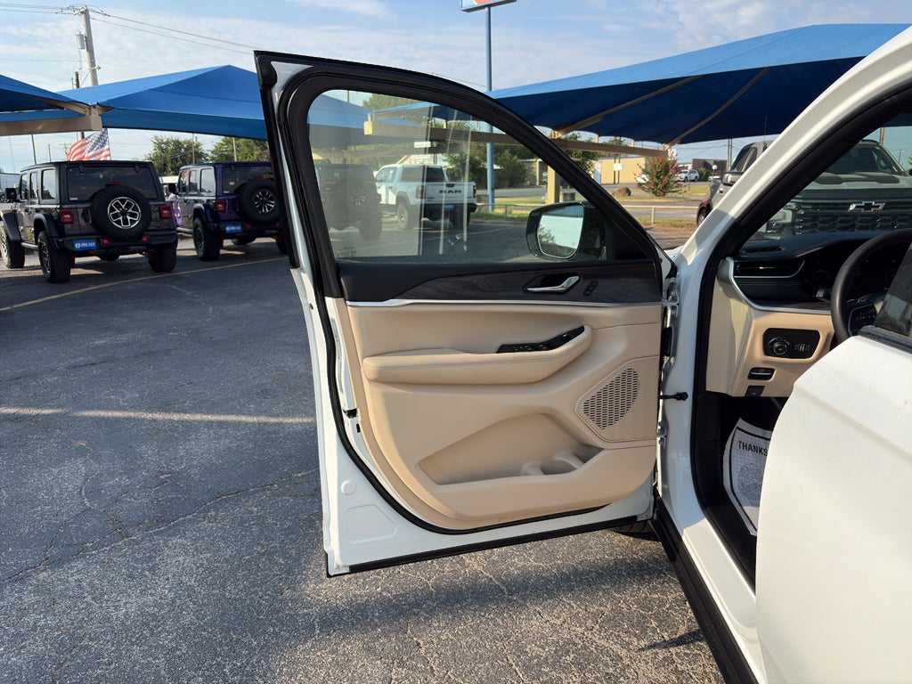 2025 Jeep Grand Cherokee L Limited 4x2