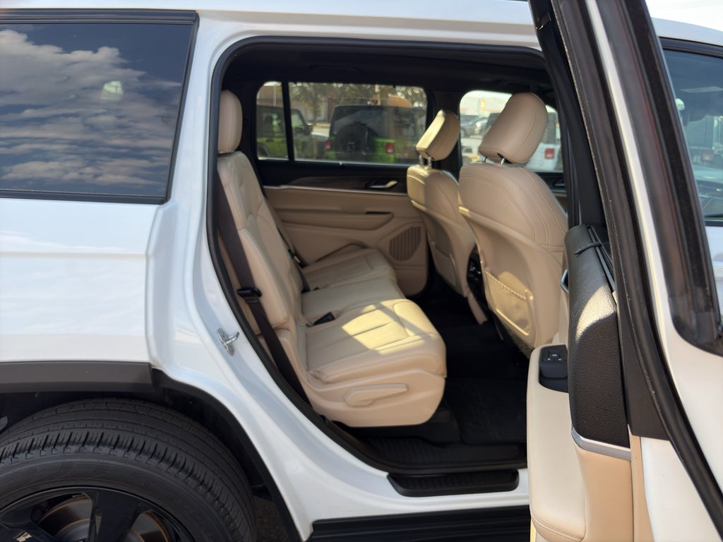 2025 Jeep Grand Cherokee L Limited 4x2