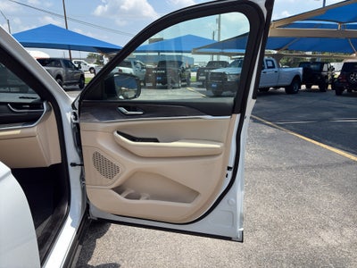 2024 Jeep Grand Cherokee L Limited 4x2