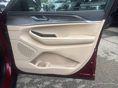 2025 Jeep Grand Cherokee L Limited 4x4