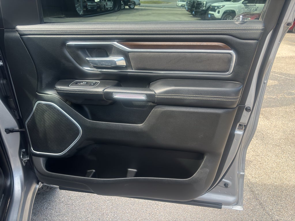 2022 RAM 1500 Laramie Crew Cab 4x4 5'7' Box