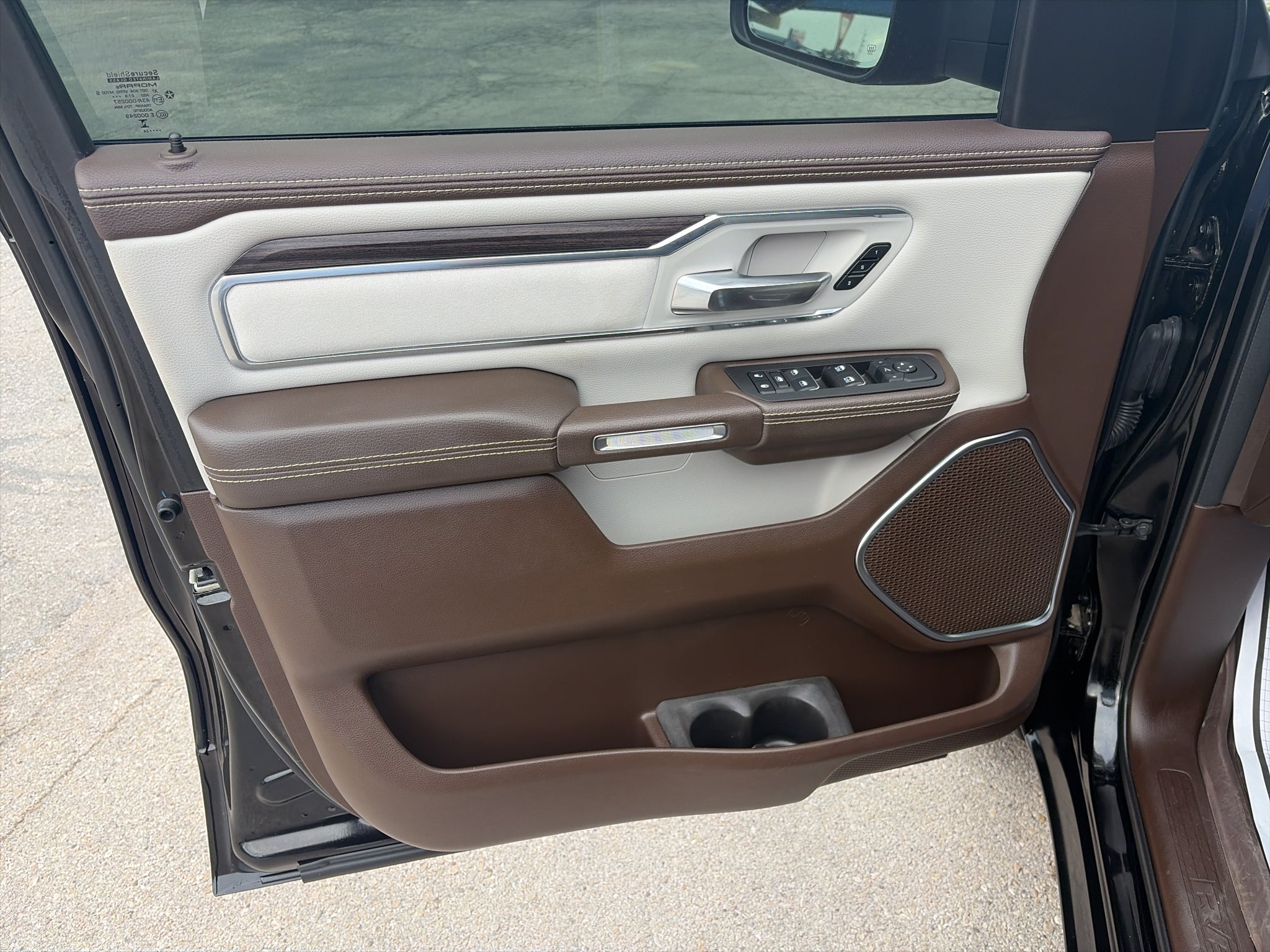 2025 RAM 1500 Laramie Crew Cab 4x4 5'7' Box