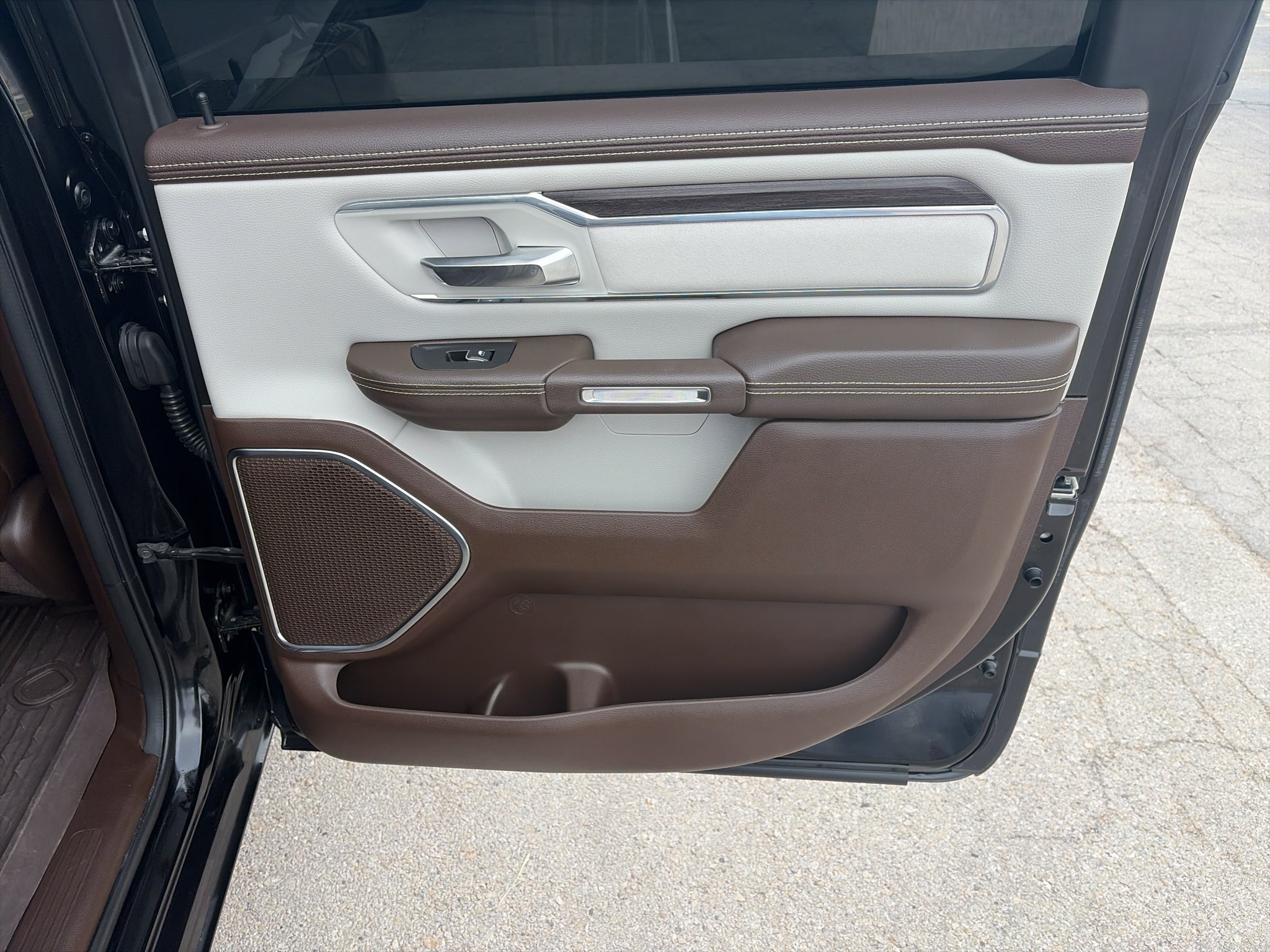 2025 RAM 1500 Laramie Crew Cab 4x4 5'7' Box
