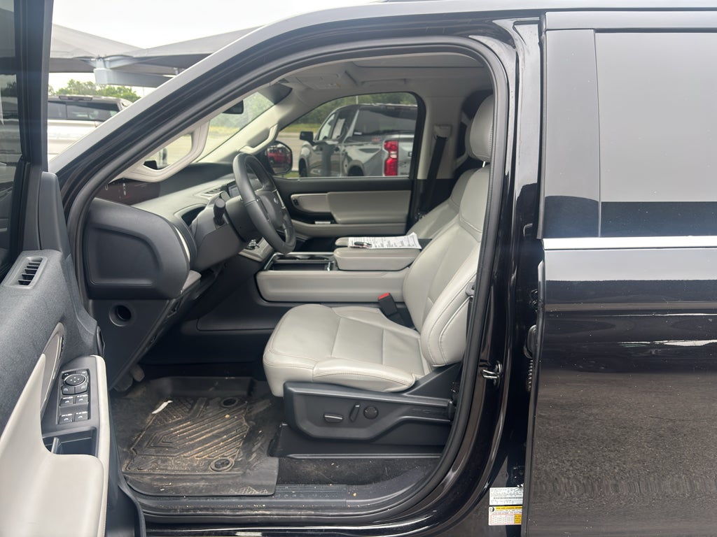 2025 Ford Expedition Active MAX