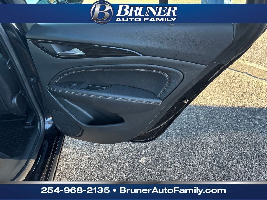 2019 Buick Regal Sportback AWD Essence