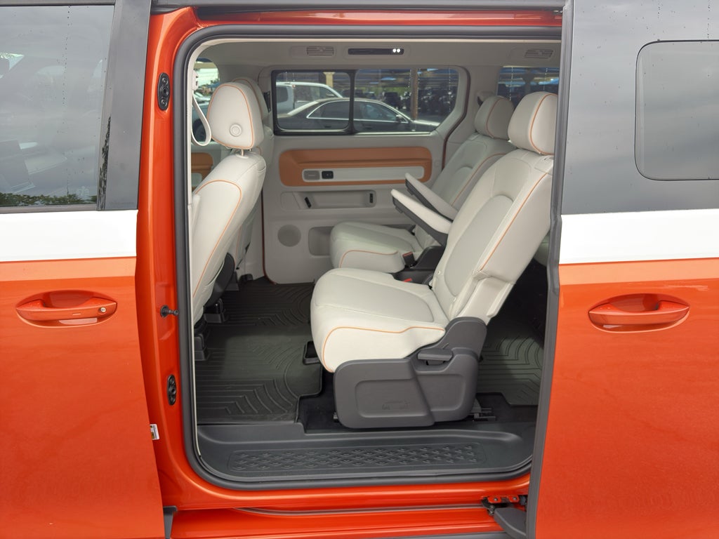 2025 Volkswagen ID. Buzz Pro S Plus with 4MOTION